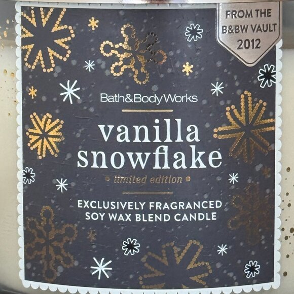 BBW Vanilla Snowflake Bath & Body Works 3 Wick Candle - Picture 3 of 10